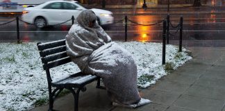 Governor Andrew M. Cuomo today issued an Executive Order to protect homeless individuals from inclement winter weather where temperatures decline to 32 degrees or below. The order will ensure that homeless individuals are directed to shelter during inclement winter weather which can cause hypothermia, serious injury and death.