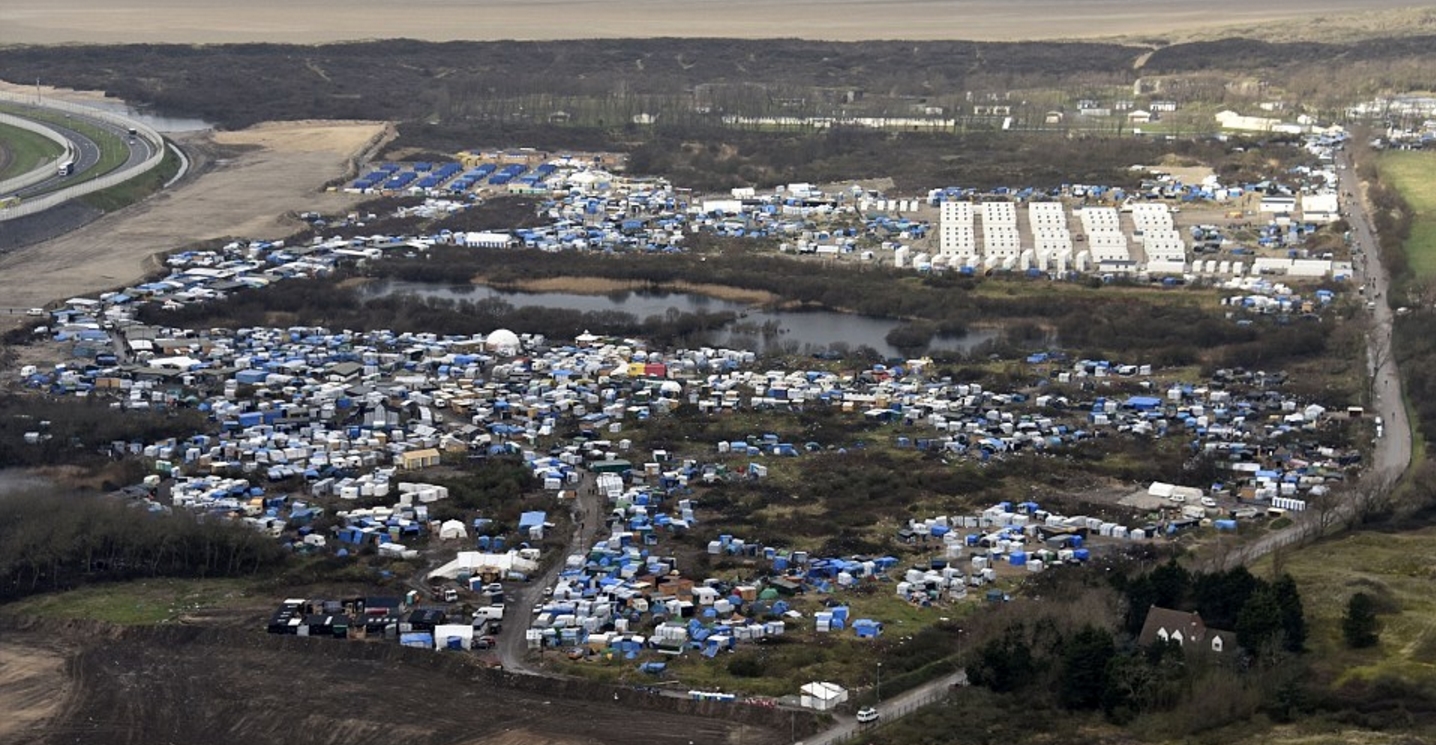 Les Migrants De Calais 2025 Battery - Neda Tandie