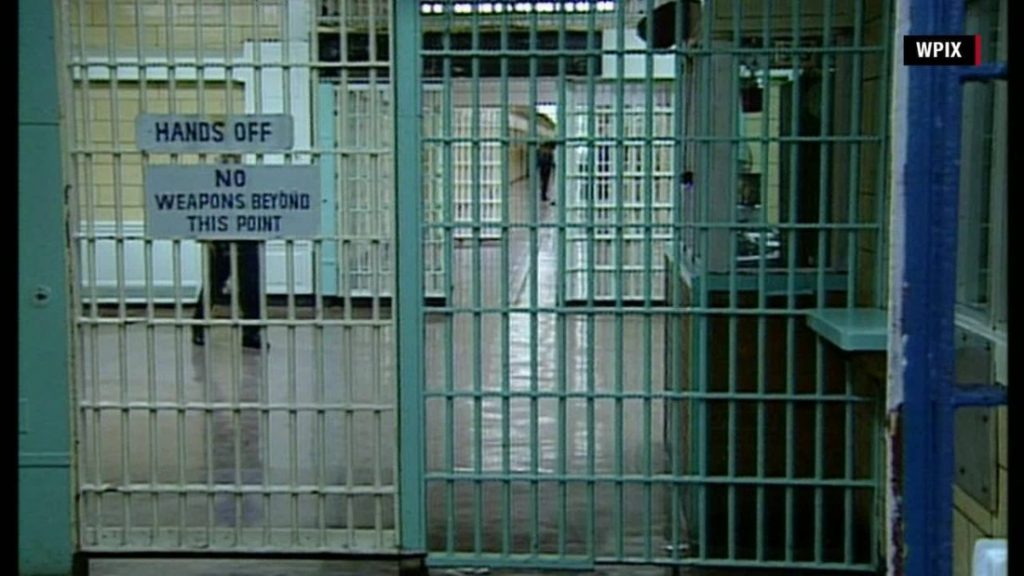 lock up prisoners of rikers island