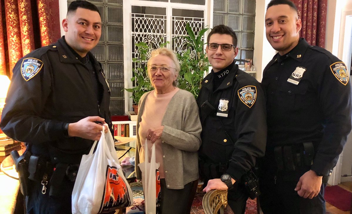 Manhattan NYPD Officers Go Above and Beyond to Help Elderly Robbery Victim.