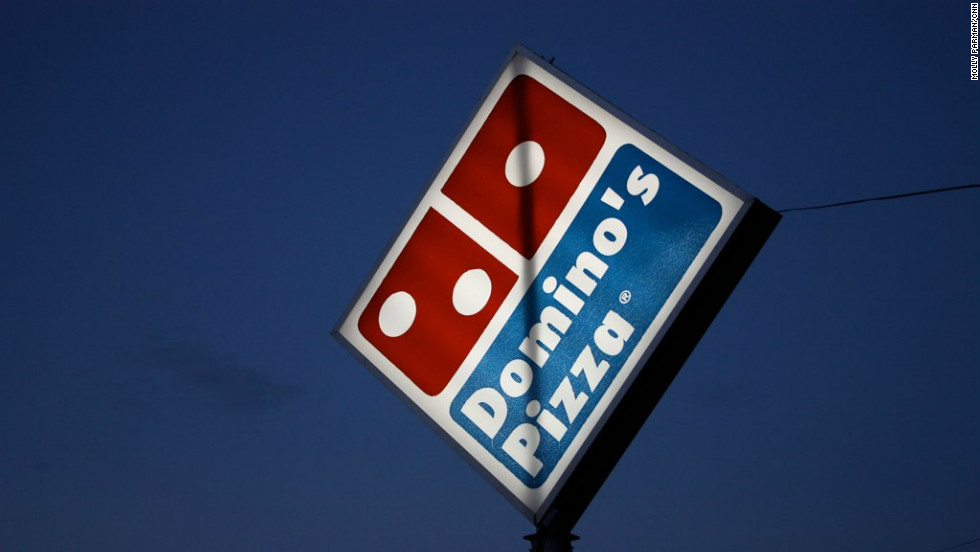 Domino S Employee Fatally Stabs Boss In Neck For Telling Him To Do